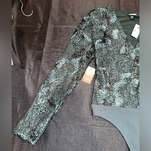 Express Lace Embroidered V-Neck Long Sleeve Thong Bodysuit - Picture 3 of 9